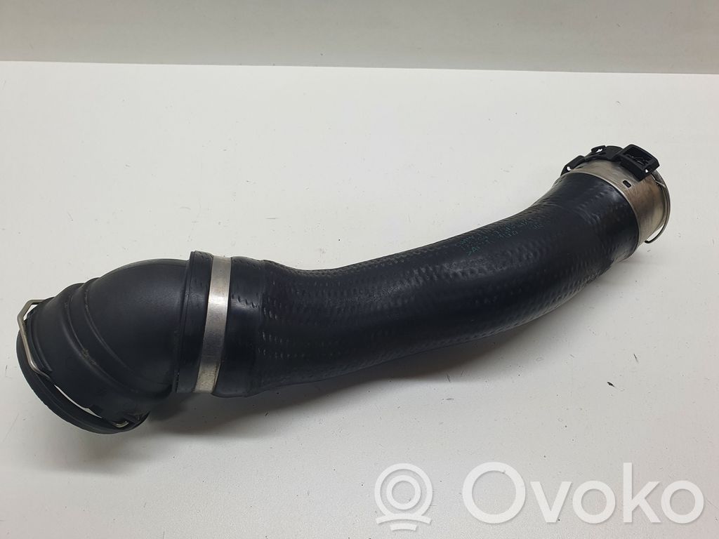 BMW 5 E60 E61 Välijäähdyttimen letku 