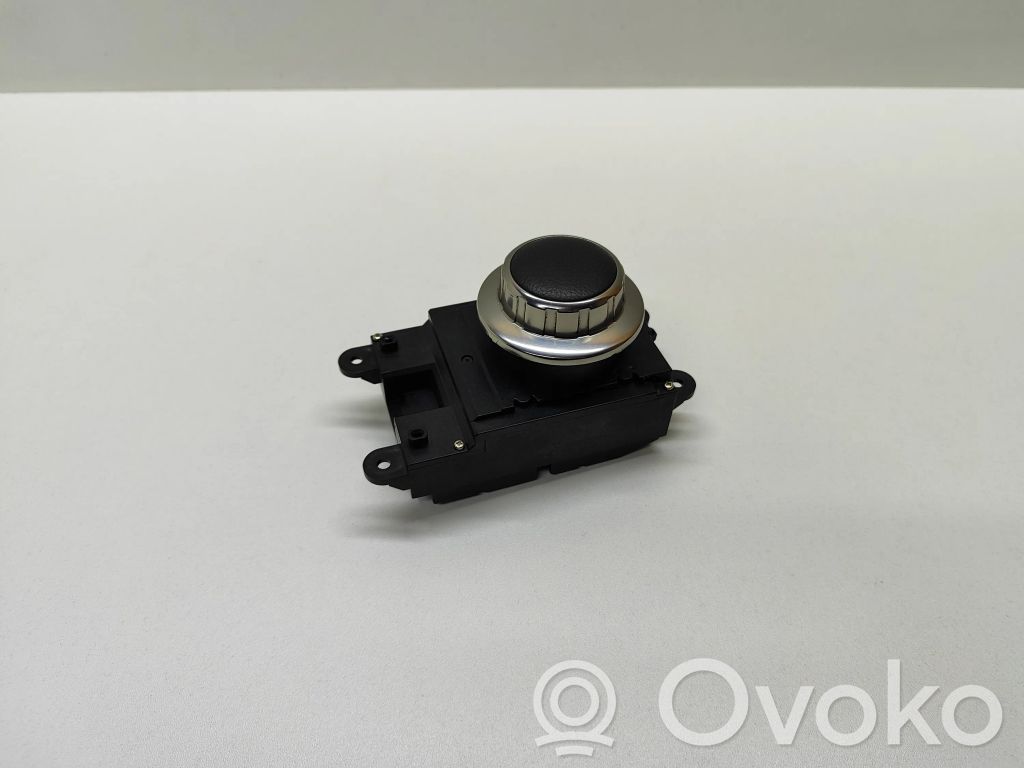 Head unit multimedia control   6963051,6963051