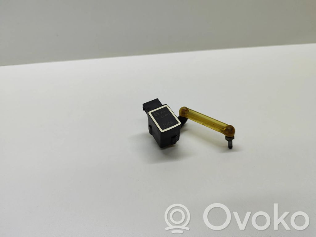 Headlight/headlamp level sensor   6784695,6772727,3714677272701,37146772727