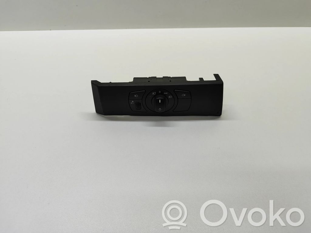 Light switch   6953735,692525202,6925260