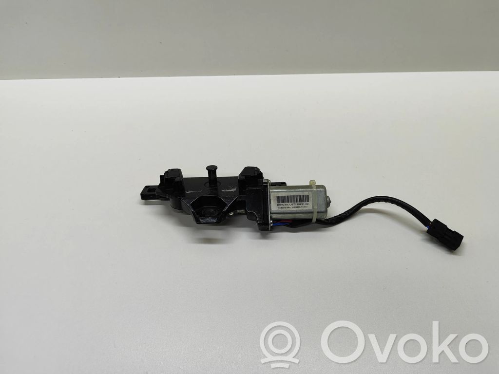 BMW 5 E60 E61 Aizmugurējā pārsega slēdzene 
