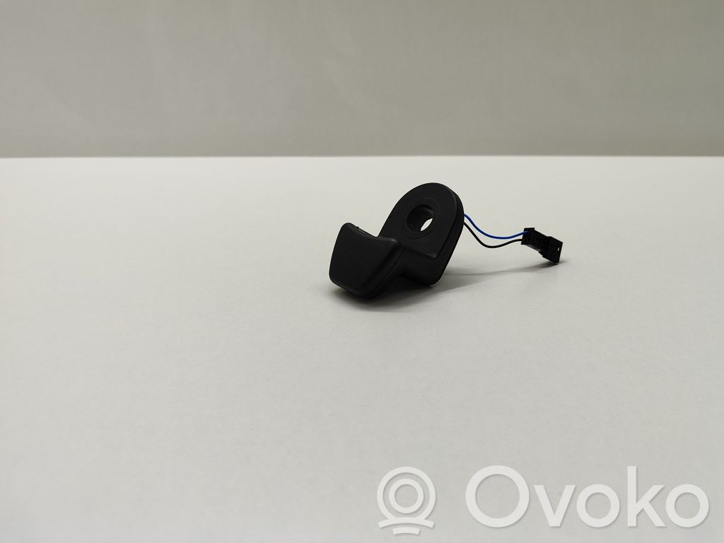BMW 5 E60 E61 Tailgate glass/window release handle 