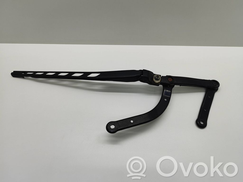 BMW 5 E60 E61 Front wiper blade arm 