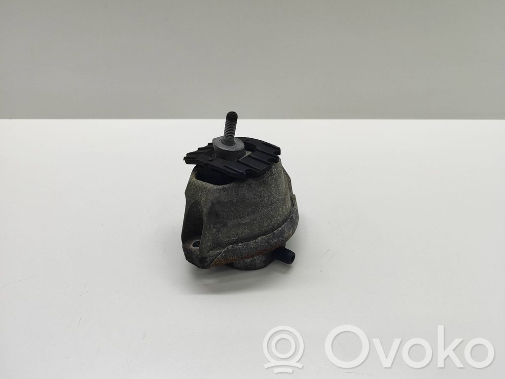 Engine mount bracket   6770642,677064202,159346,15934612