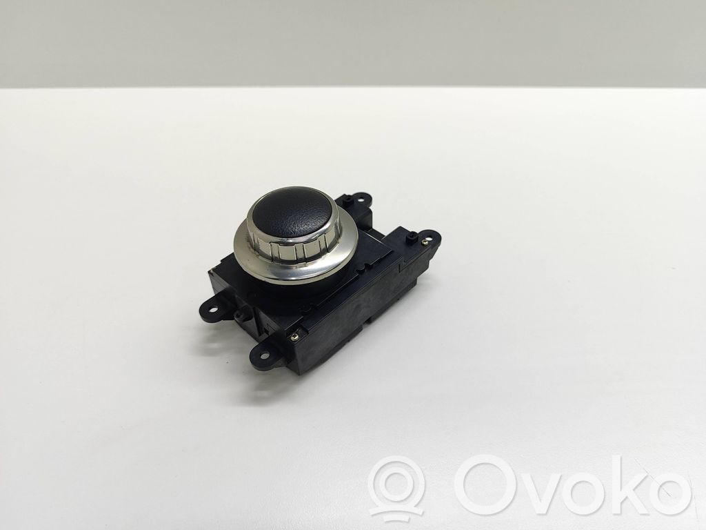BMW 5 E60 E61 Multimediju kontrolieris 