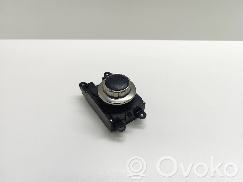 BMW 5 E60 E61 Multimediju kontrolieris 