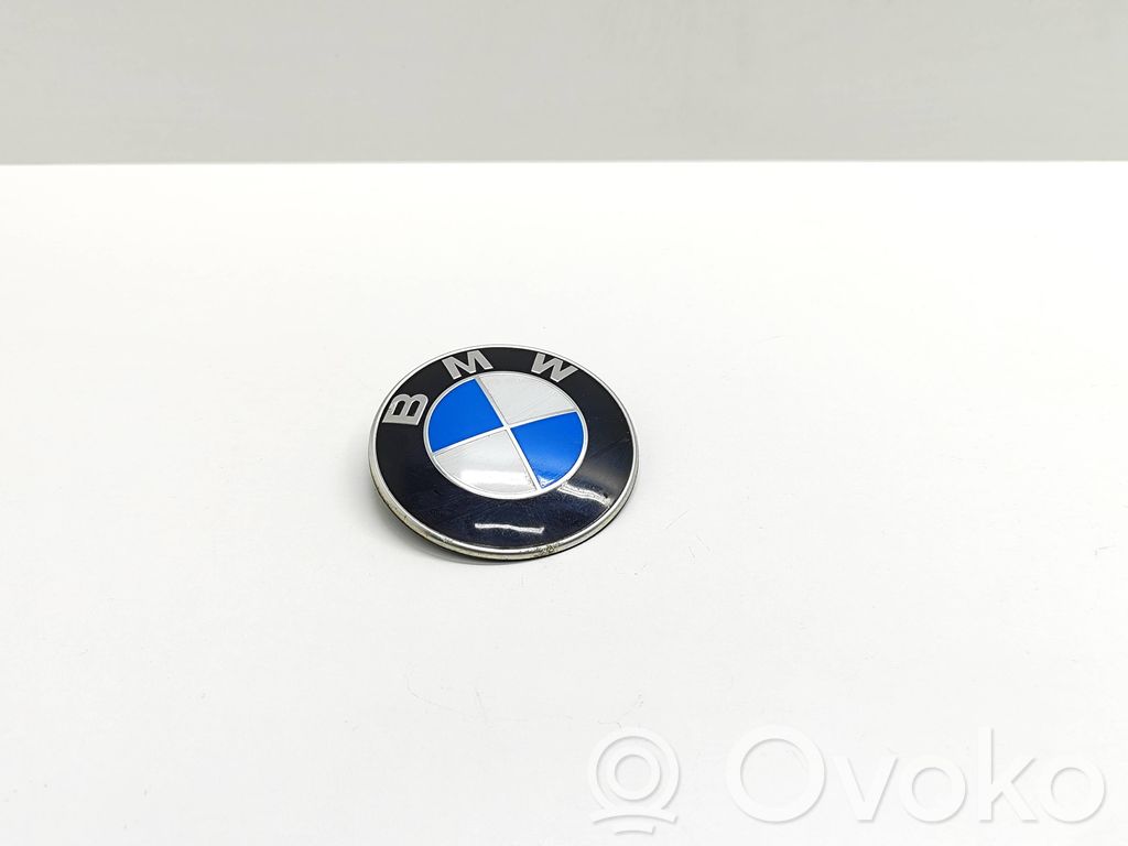 BMW 5 E60 E61 Emblemat / Znaczek 