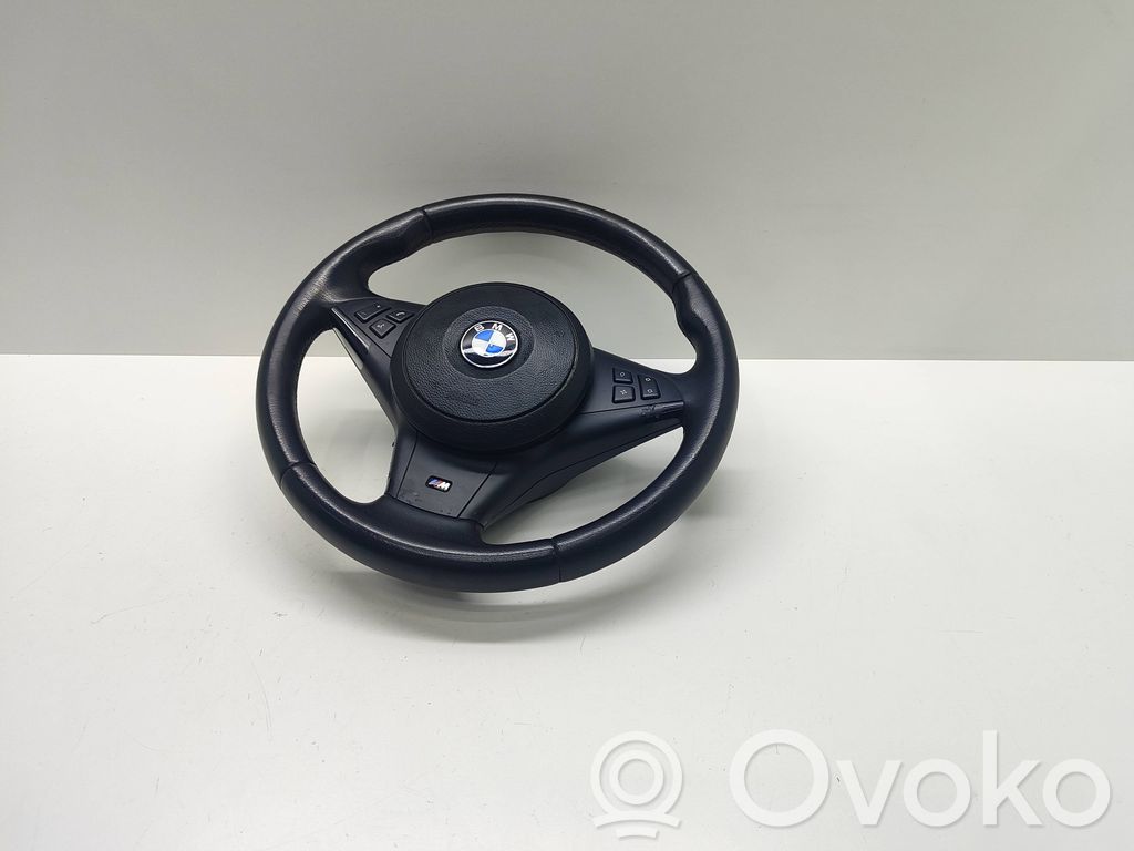 Ohjauspyörä   11008818,33451021,8045601R,33678045601R
