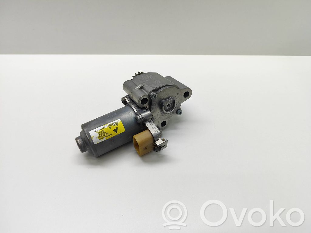 BMW 5 E60 E61 Sadales kārbas elektromotors 