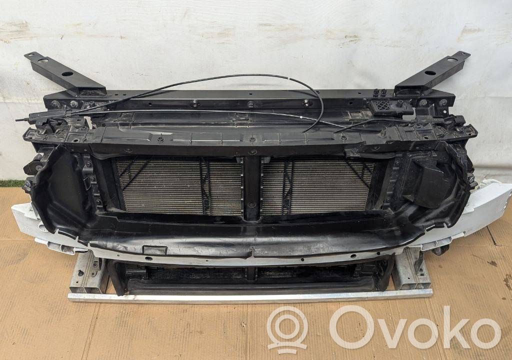 Volvo XC60 Pas przedni 