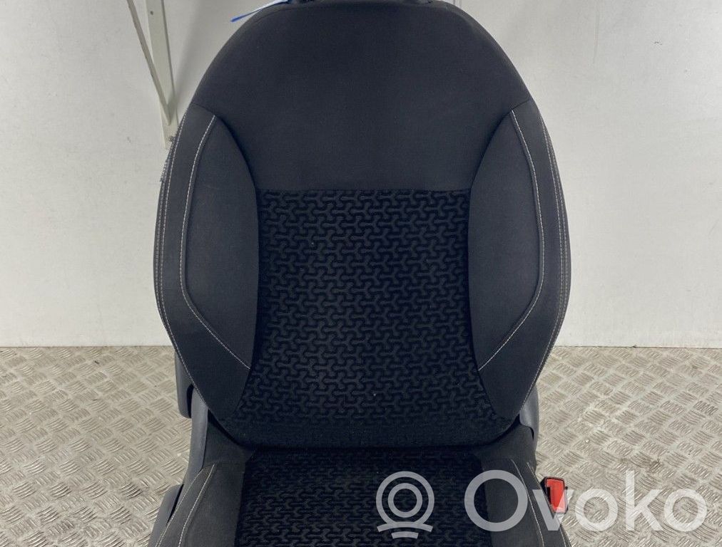 Citroen C3 Etumatkustajan istuin 