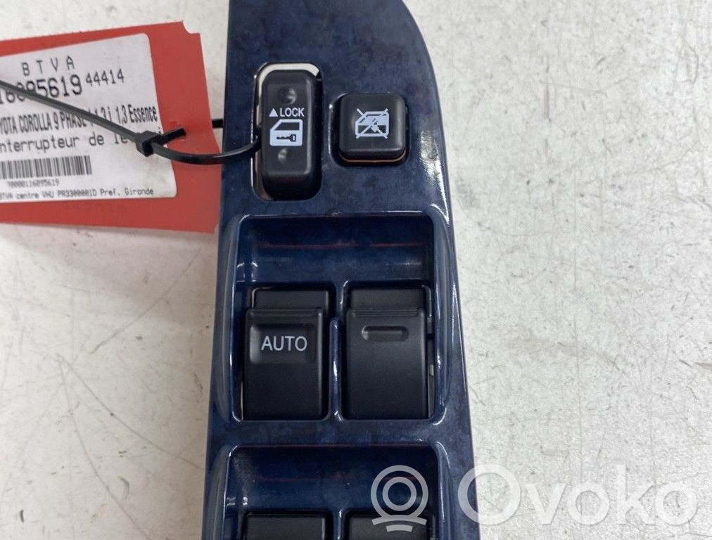 Toyota Corolla E110 Electric window control switch 