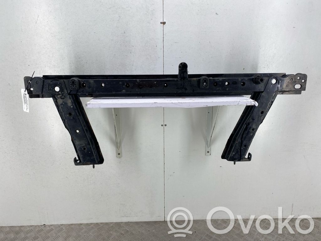 Renault Clio III Jäähdyttimen alatuen suojapaneeli 