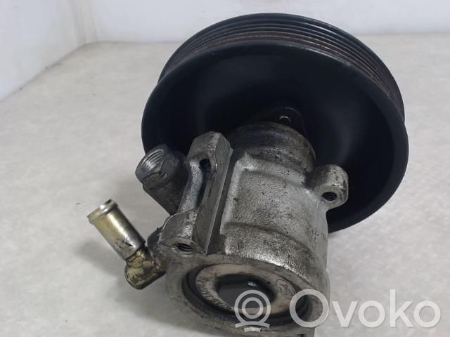 Ford Escort Ohjaustehostimen pumppu 