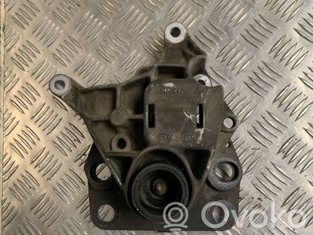 Renault Clio I Engine mount bracket 