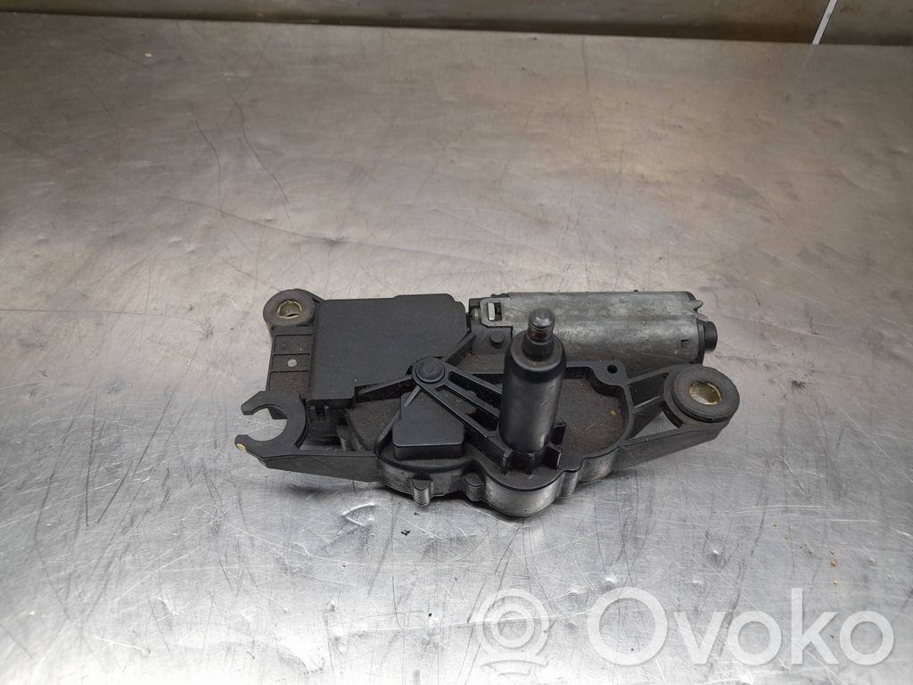 Rear window wiper motor   8402372