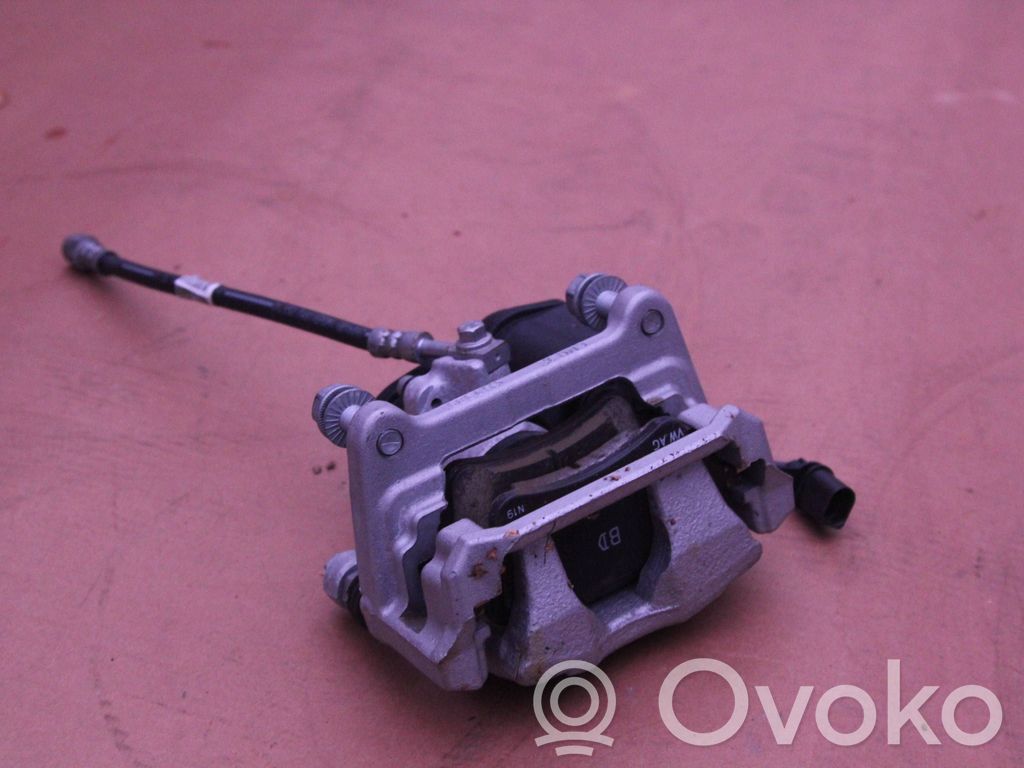 Задний суппорт   8W6AS