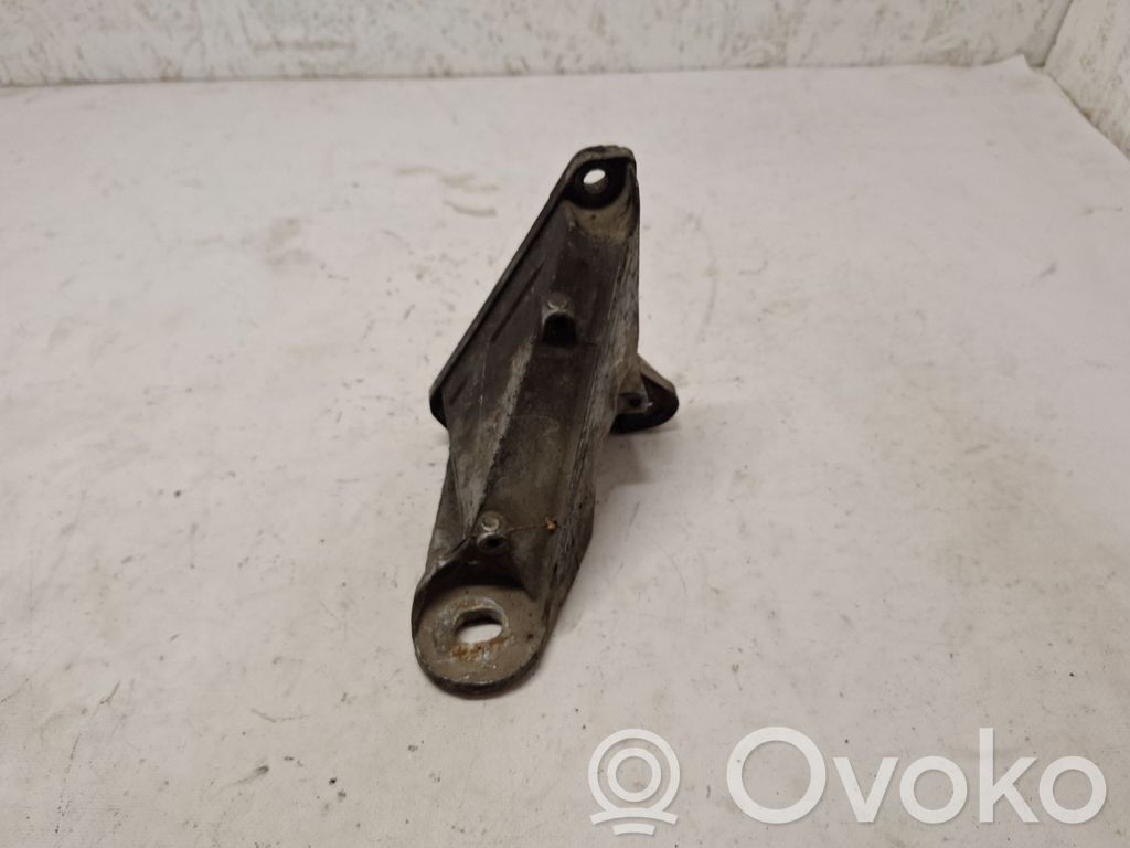 Audi A4 S4 B5 8D Supporto di montaggio scatola del cambio 