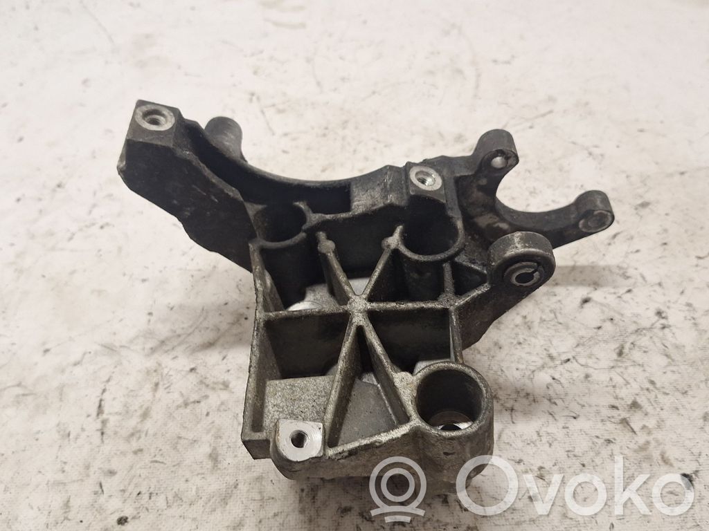 Support de pompe de direction assistée   059145169AE