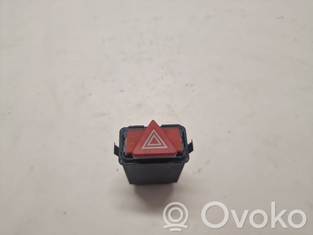 Audi A6 S6 C5 4B Botón interruptor de luz de peligro 