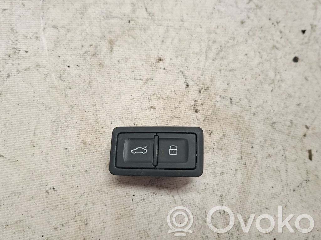 Audi SQ7 Przycisk otwierania klapy bagażnika 