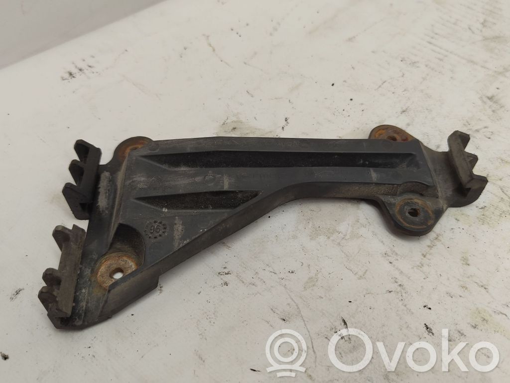 Audi A6 S6 C4 4A Front bumper mounting bracket 
