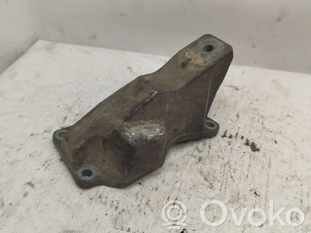 Audi A6 S6 C4 4A Gearbox mounting bracket 
