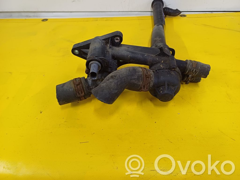Volkswagen Golf V Termostat / Obudowa termostatu 