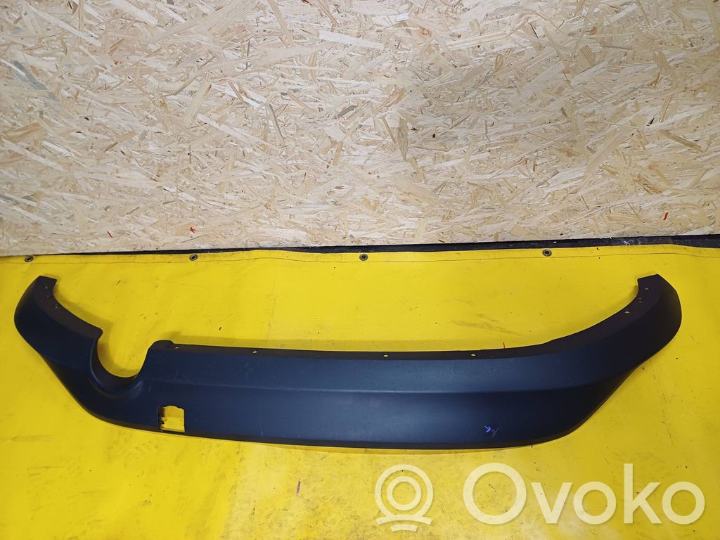 Ford Focus Moldura inferior del parachoques trasero 