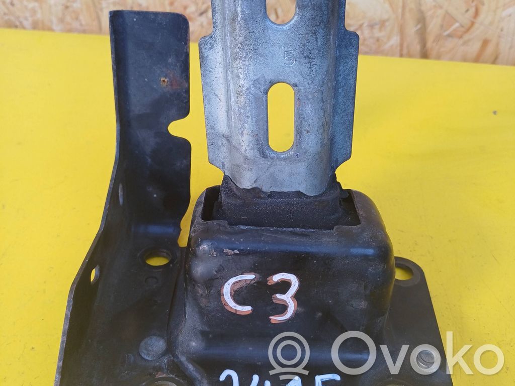 Citroen C3 Engine mount bracket 