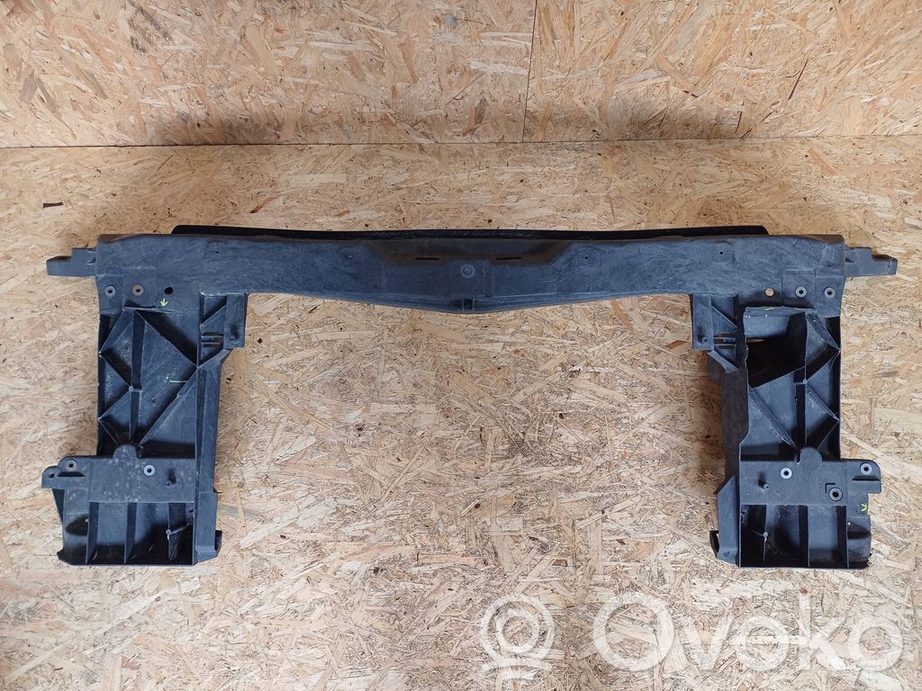 Volkswagen Crafter Radiatoru panelis 