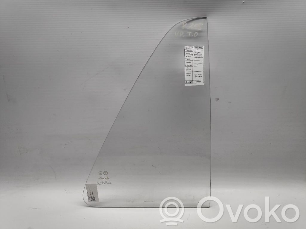 Peugeot 205 Rear door window glass 