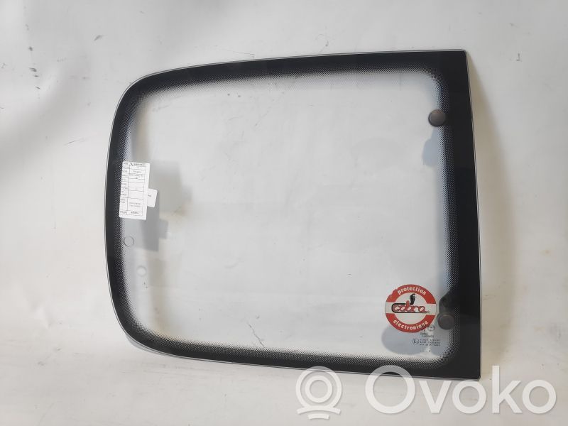 Peugeot 205 Rear side window 