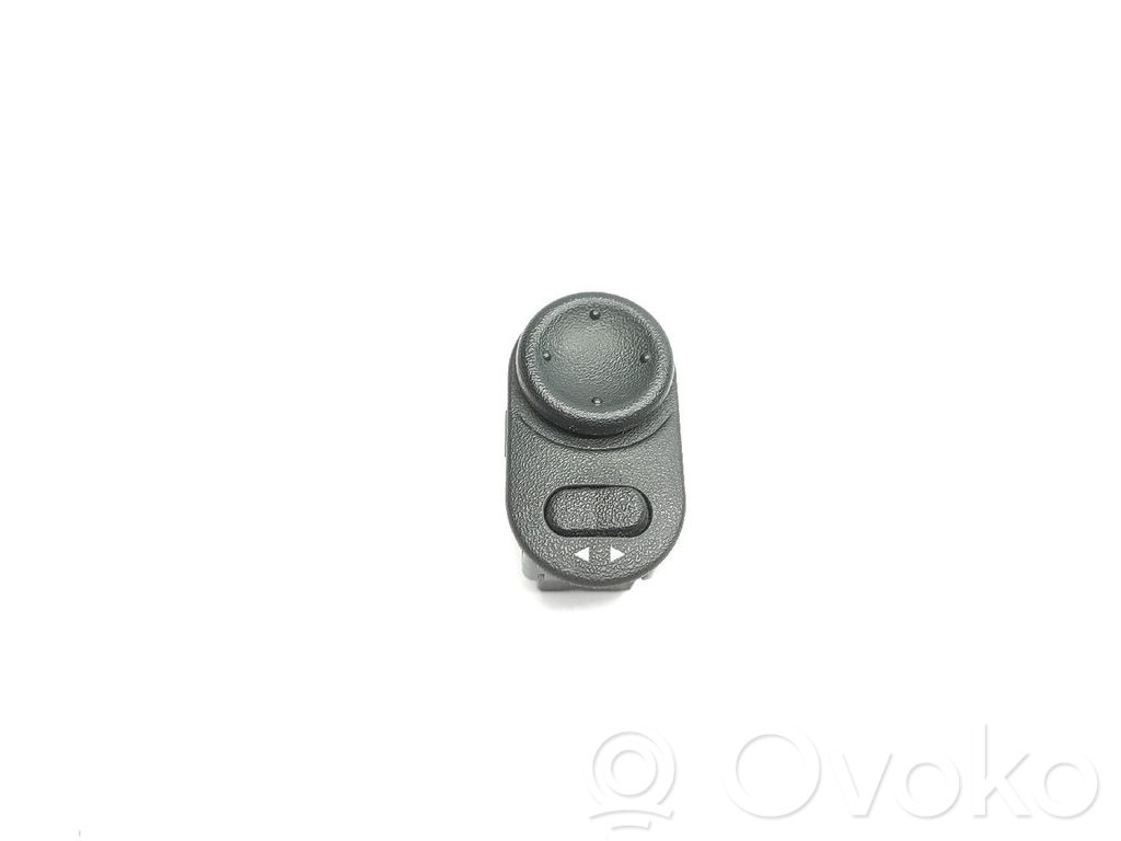 Wing mirror switch   09226861