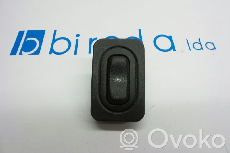 Opel Corsa C Przyciski szyb 
