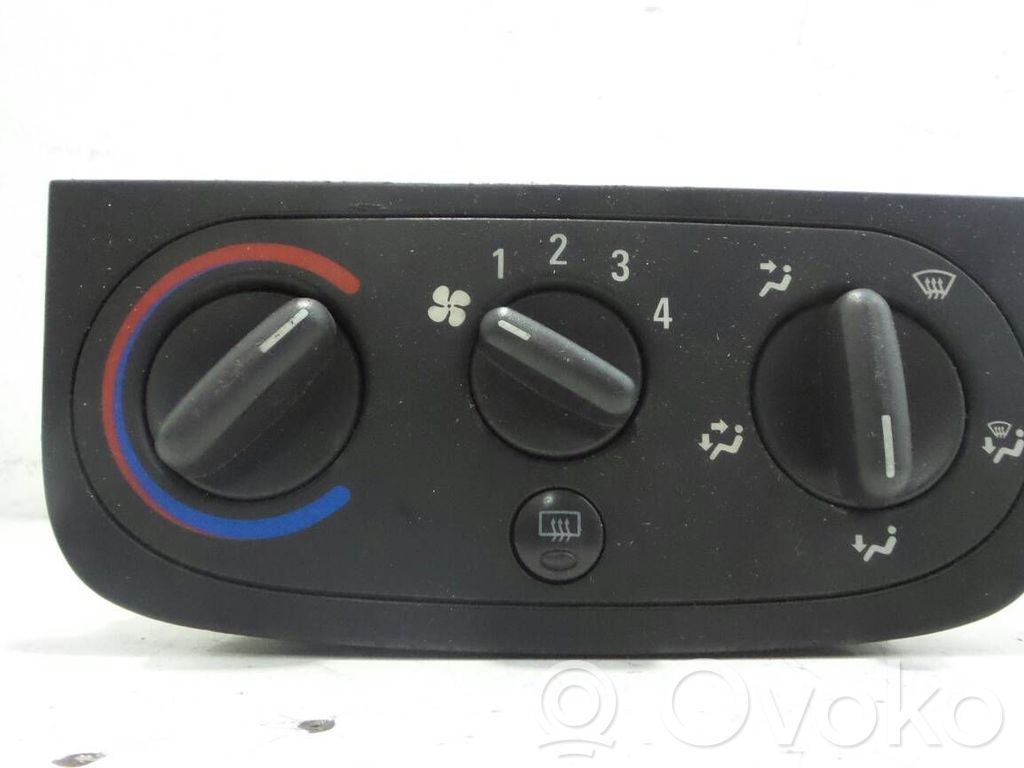 Opel Corsa C Climate control unit 
