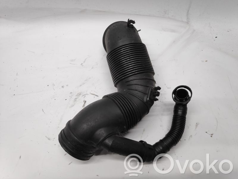Audi A3 S3 8P Turboahtimen ilmanoton letku 