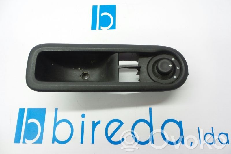 Renault Clio III Wing mirror switch 