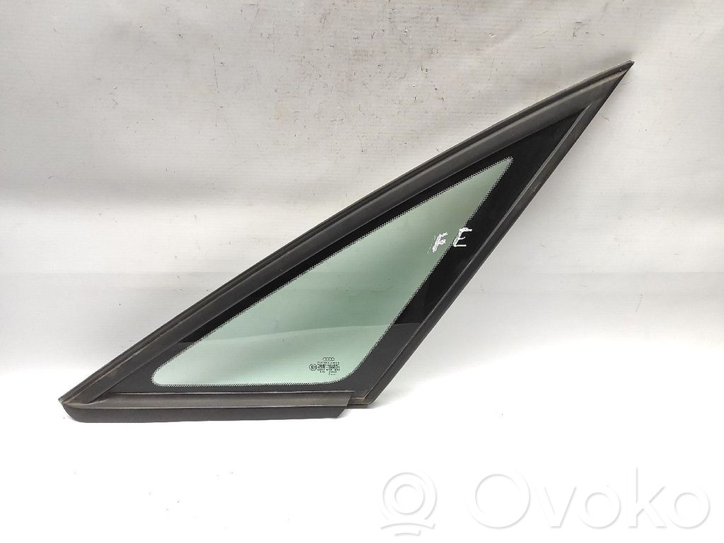 Luna/vidrio del triángulo delantero   8Z0845113C