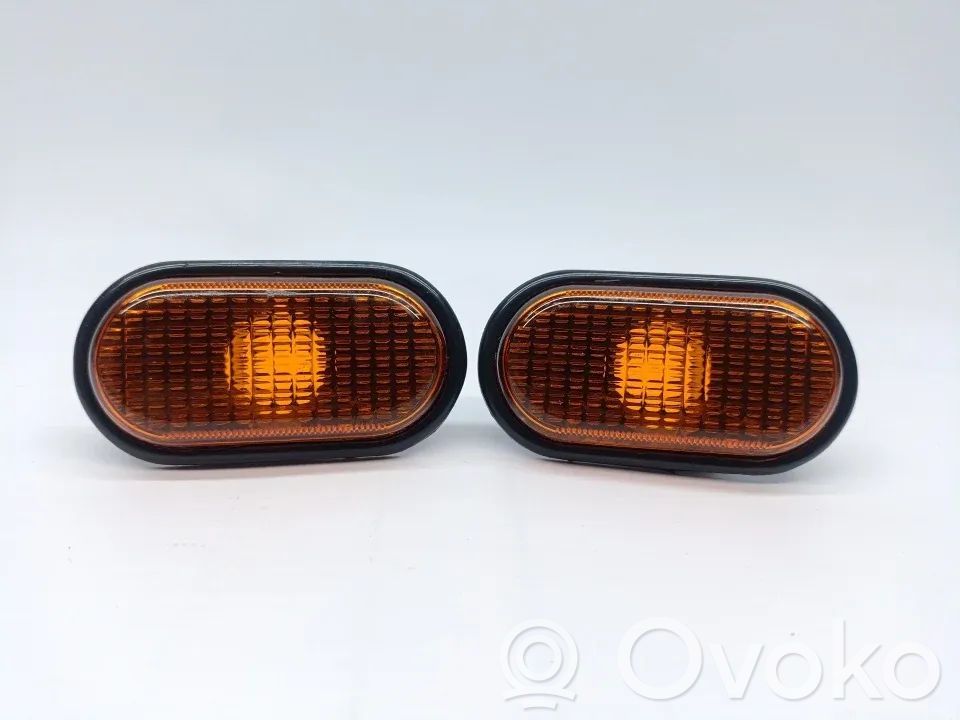 Renault Kangoo I Front bumper turn signal 