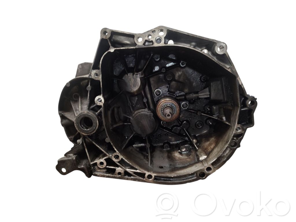 Peugeot 2008 I Manual 6 speed gearbox 
