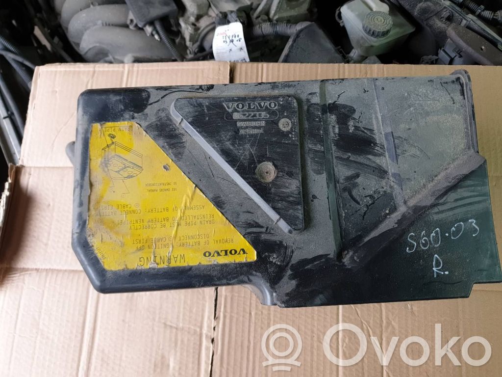 Volvo S60 Dangtis akumuliatoriaus dėžės 