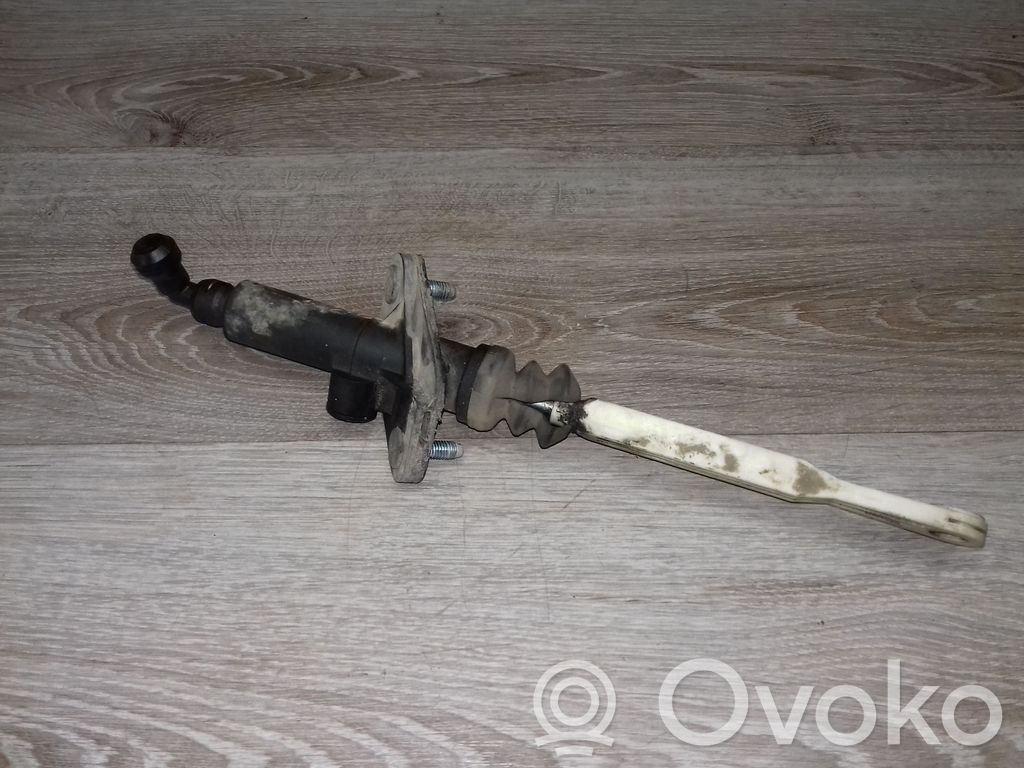 Volvo V70 Kytkimen apusylinteri 