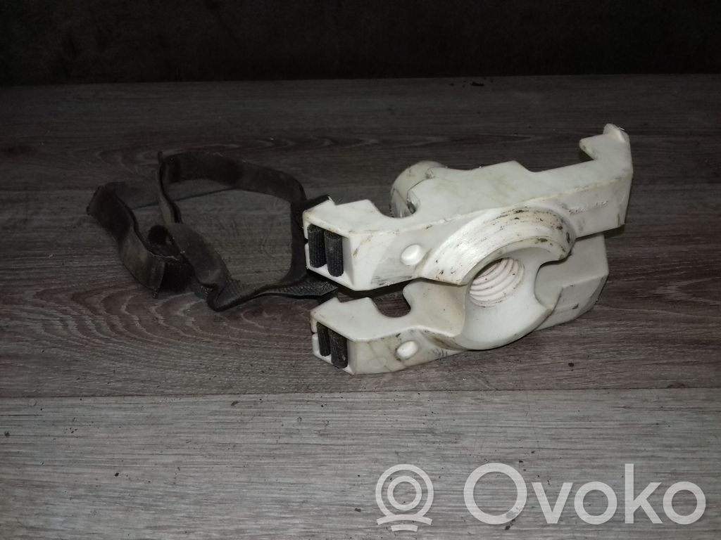 Holder (bracket)   8626133