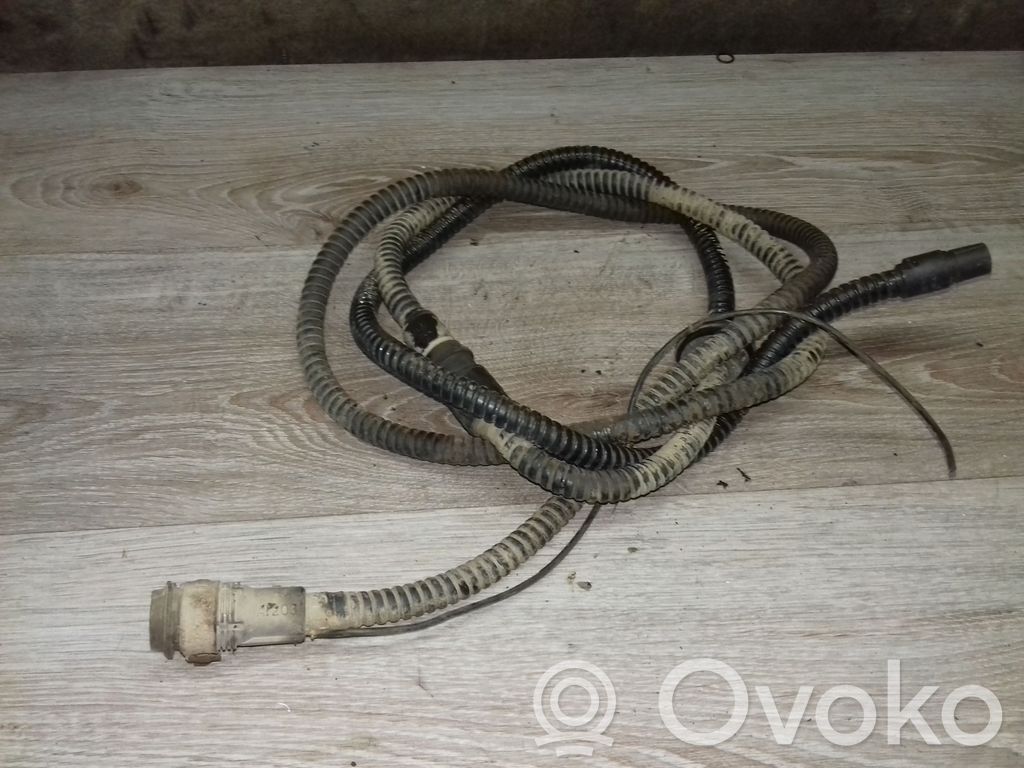 Volvo V70 Electric engine pre-heating system (optional) 