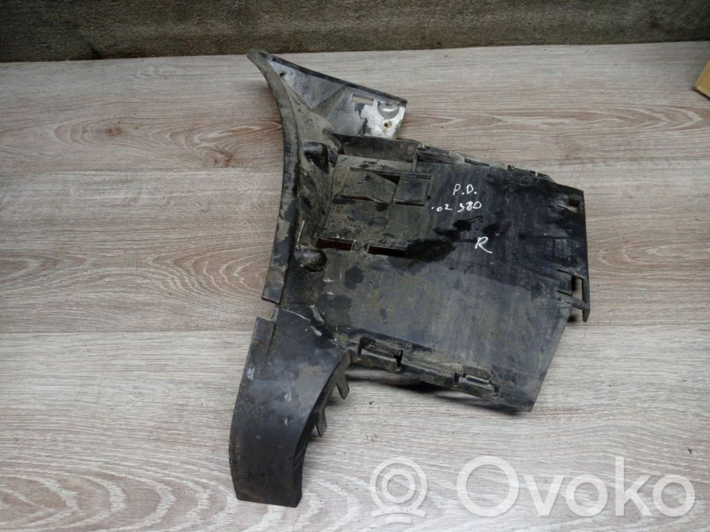 Priekšpusē bampera turētājs   9151373