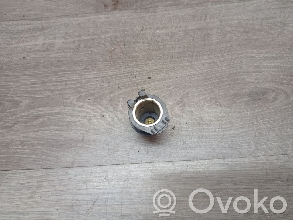 Zigarettenanzünder hinten