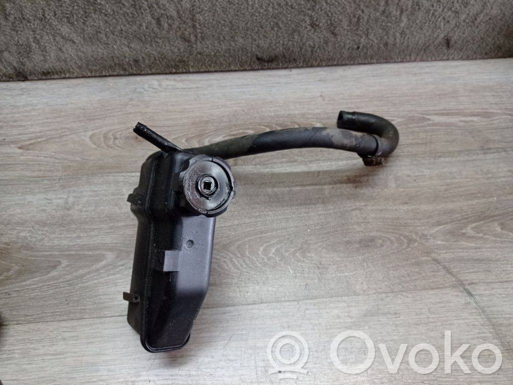 Volvo S60 Ohjaustehostimen nestesäiliö 