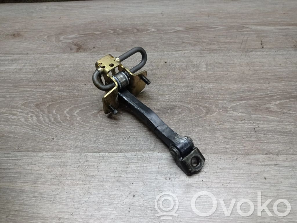 Volvo V70 Etuoven pidätin 