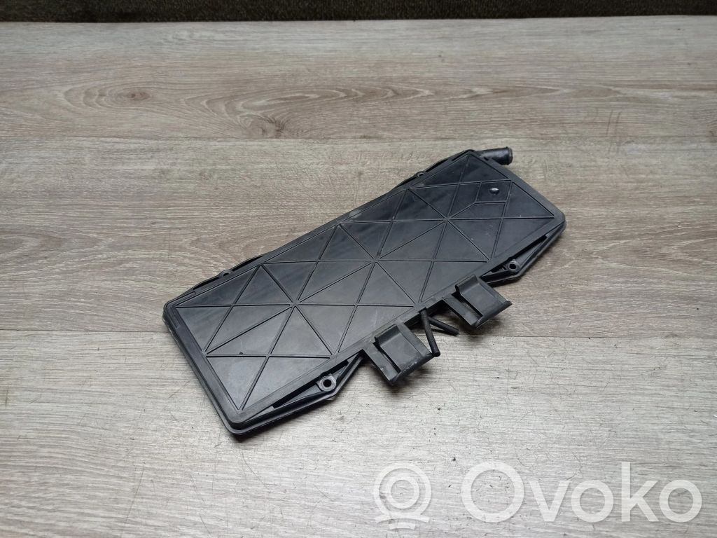 Volvo V70 Oro mikrofiltro dangtelis 